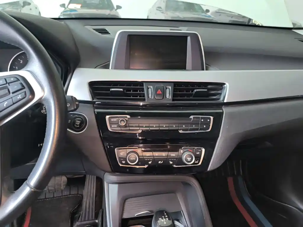 BMW X1 — миниатюра 13