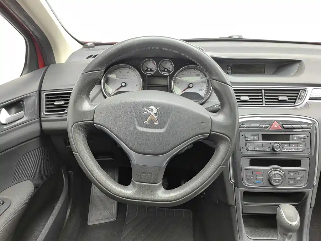 Peugeot 308 — миниатюра 11