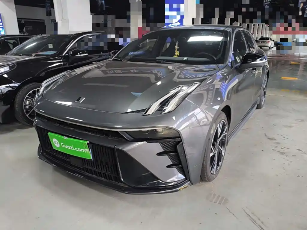 Lynk & Co 03
