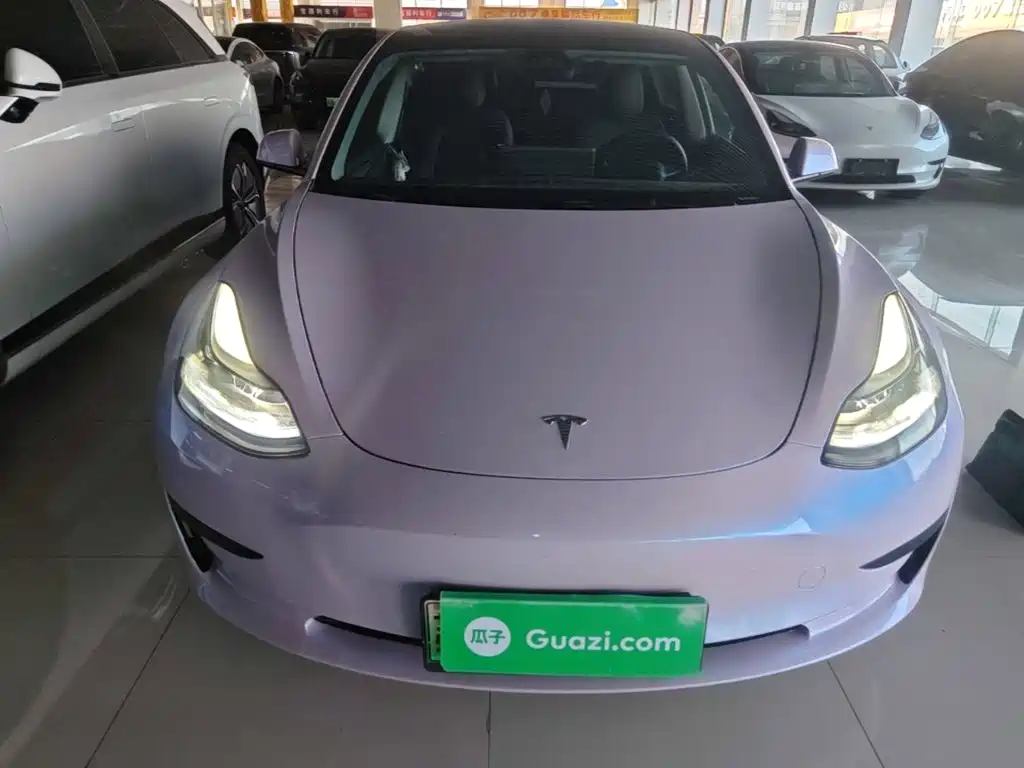 Tesla Model 3 — миниатюра 3