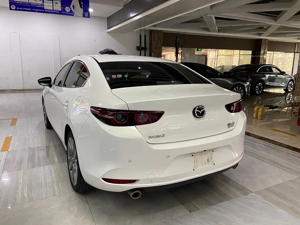 Mazda Mazda3 3 2022 2.0L AT
