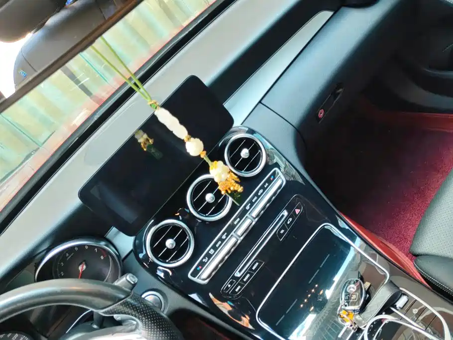 Mercedes-Benz C-Class — миниатюра 13