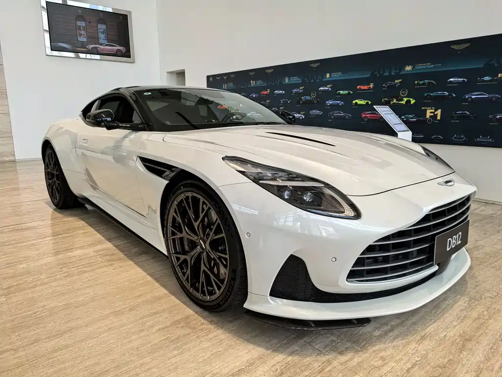 Купить Aston Martin DB12