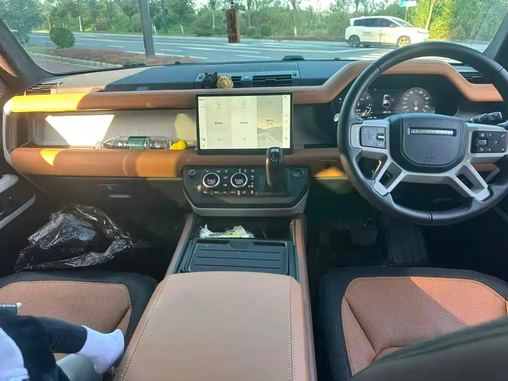 Land Rover Defender — миниатюра 4