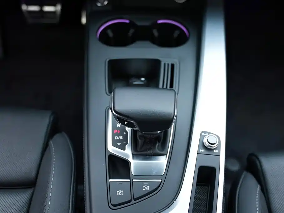 Audi A4L — миниатюра 10