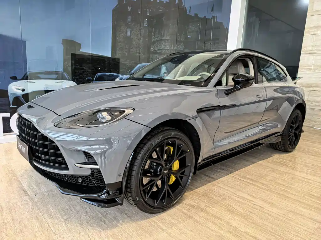 Aston Martin DBX 0