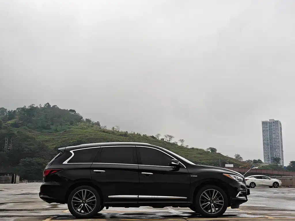 INFINITI QX60