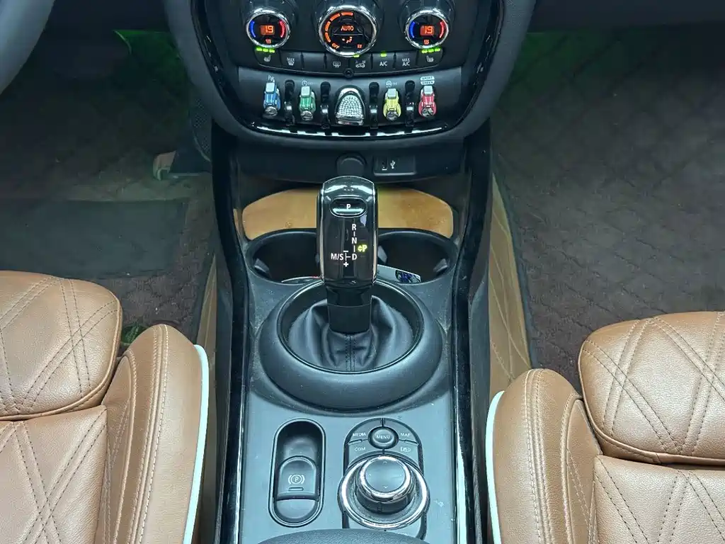 MINI Mini Clubman — миниатюра 13