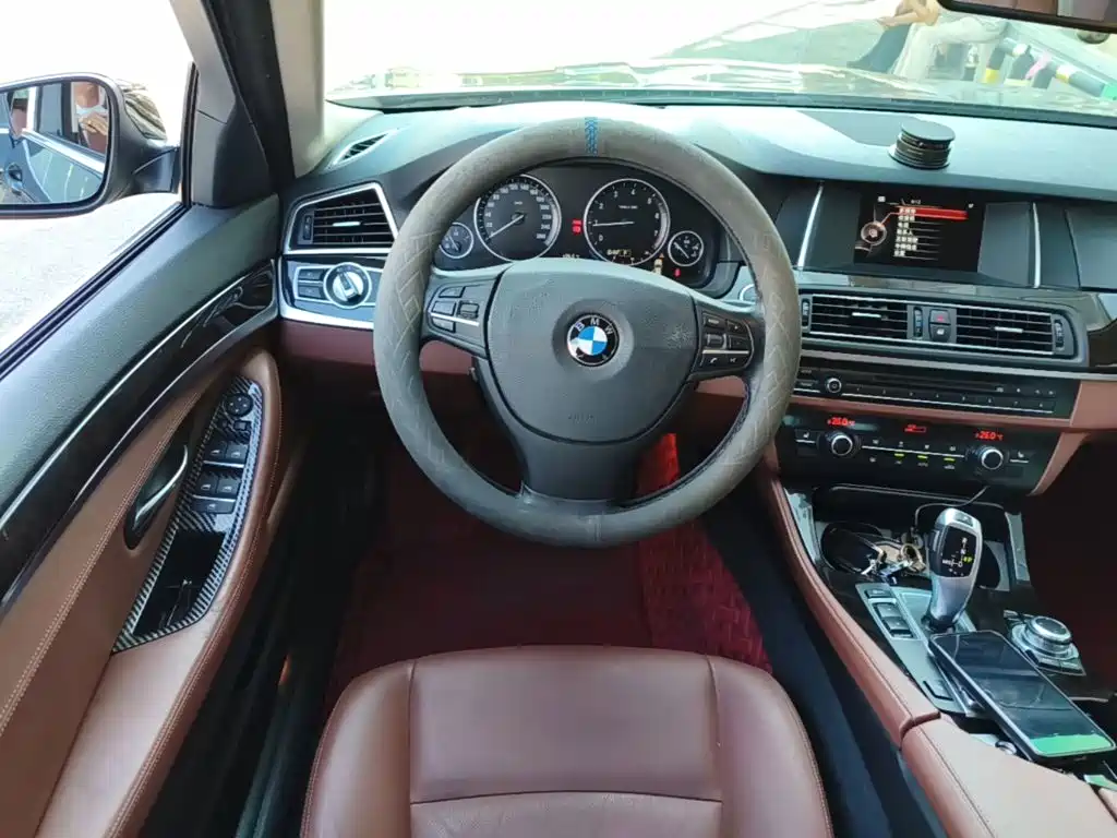 BMW 5 Series — миниатюра 15