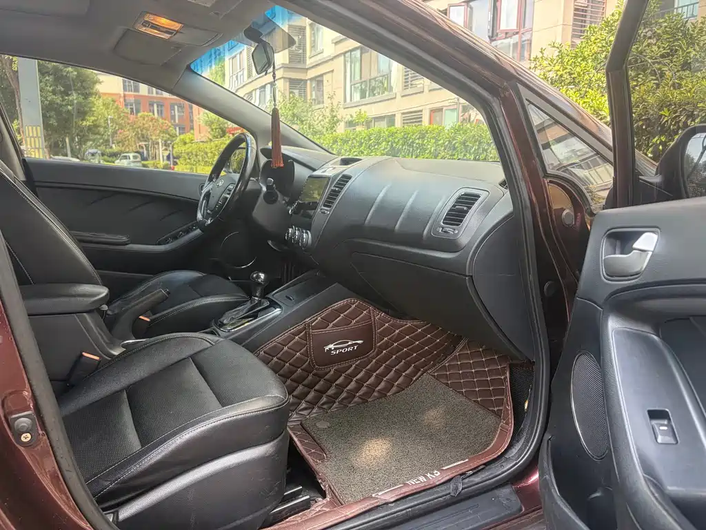 Kia K3 — миниатюра 10