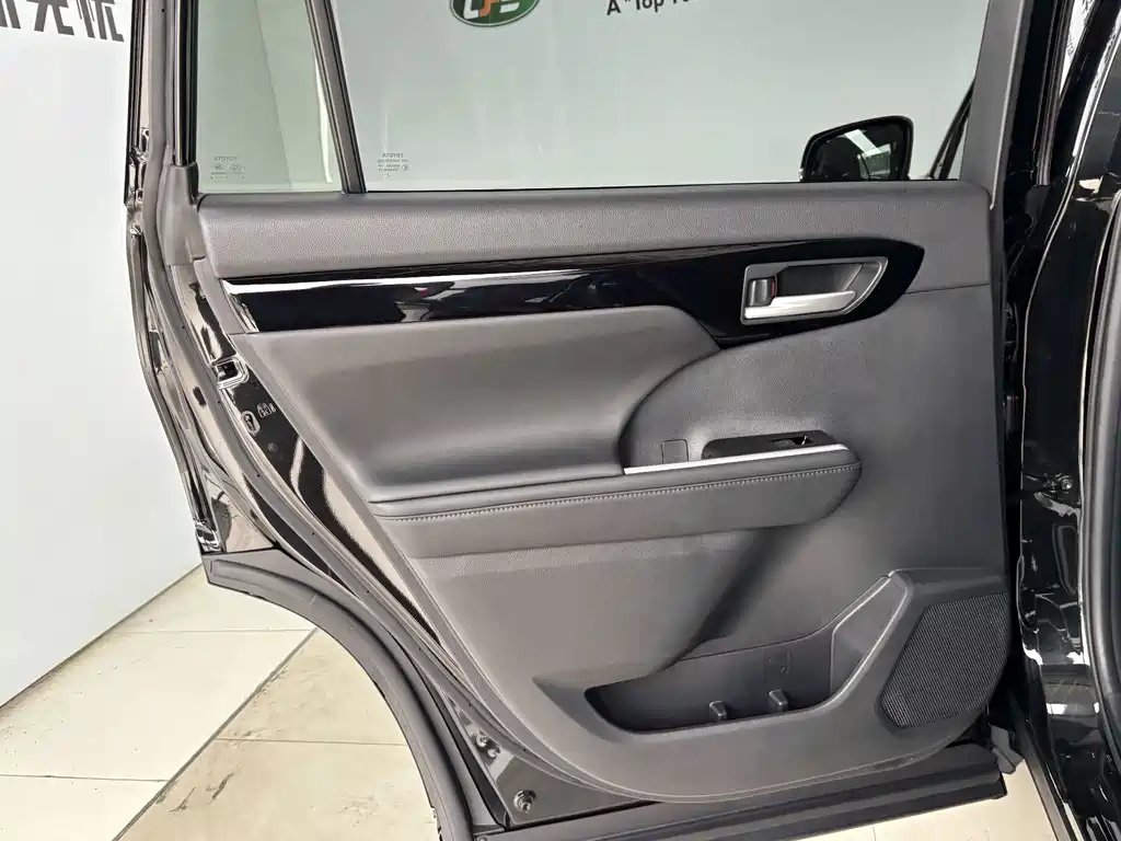 Toyota Highlander — миниатюра 22