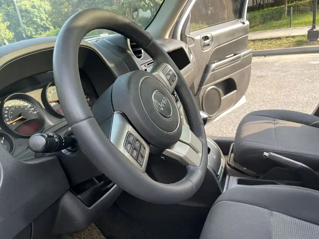Jeep Patriot — миниатюра 17