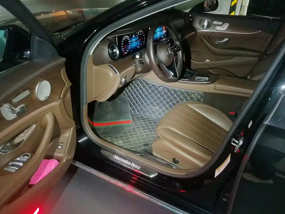Mercedes-Benz E-Class — миниатюра 9