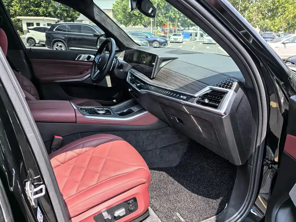 BMW X5 2023 xDrive 40Li M Sport