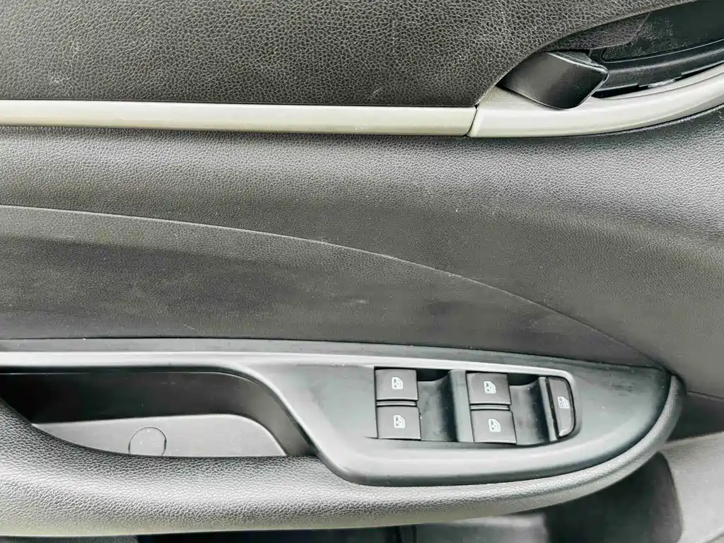Buick Excelle — миниатюра 9