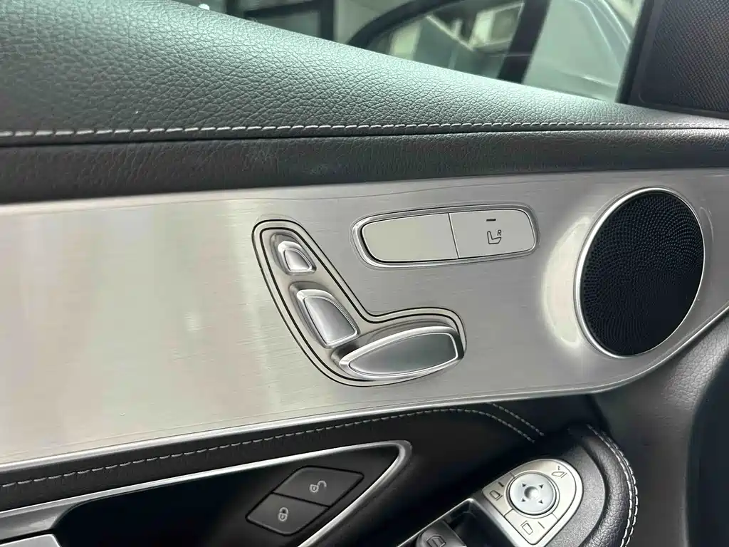 Mercedes-Benz GLC — миниатюра 12