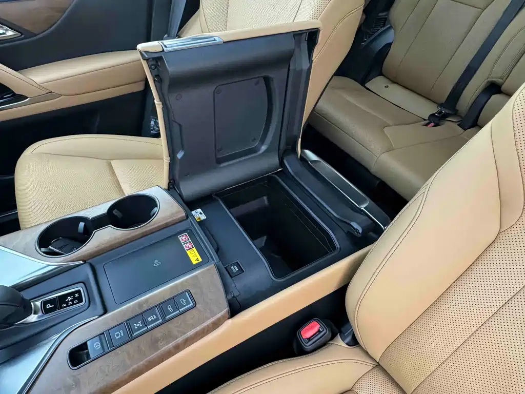 Lexus LX 2025 700h