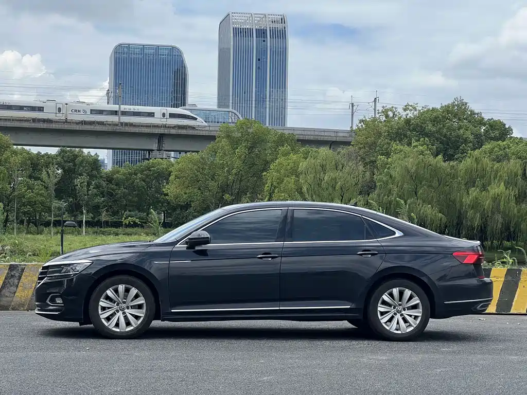 Volkswagen Passat — миниатюра 8