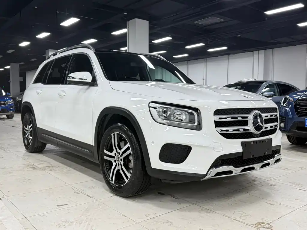 MERCEDES-BENZ GLB