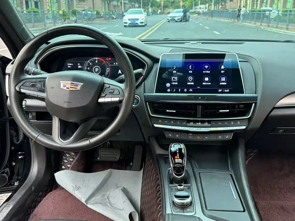 Cadillac CT5 — миниатюра 13
