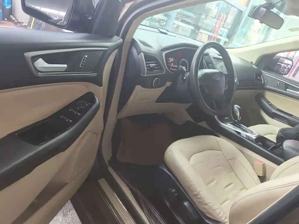 Ford Edge — миниатюра 16