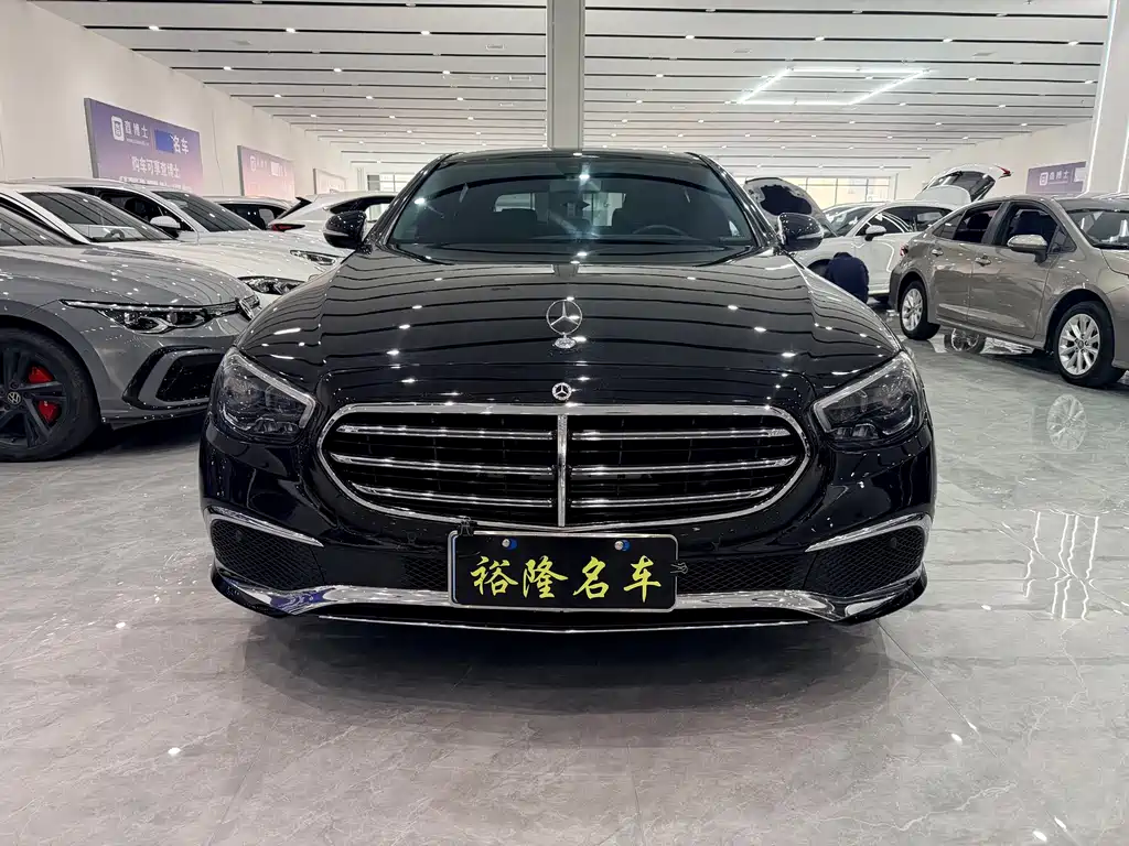 Mercedes-Benz E-Class — миниатюра 2