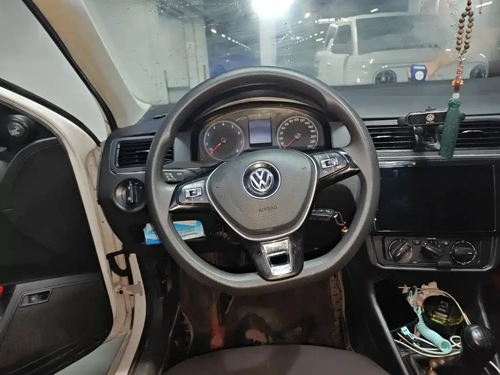 Volkswagen Santana — миниатюра 3