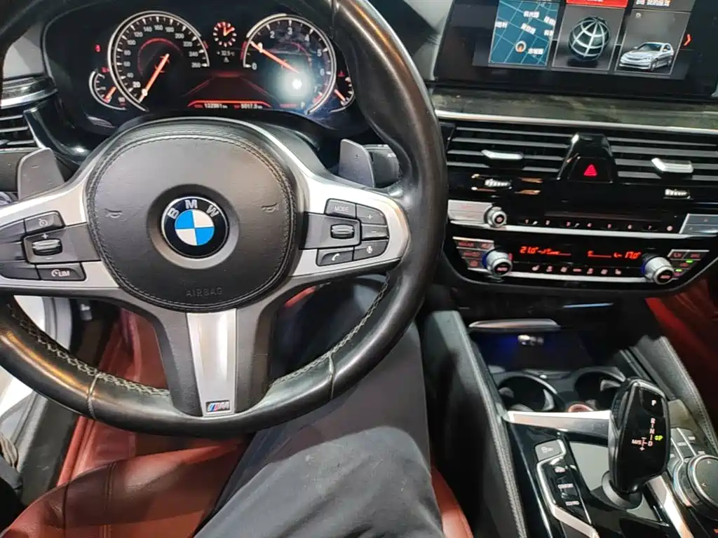 BMW 5 Series — миниатюра 10