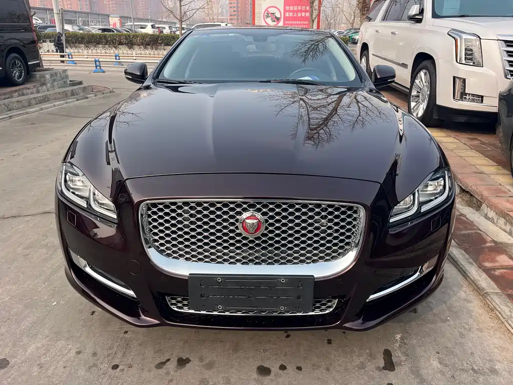 JAGUAR XJ