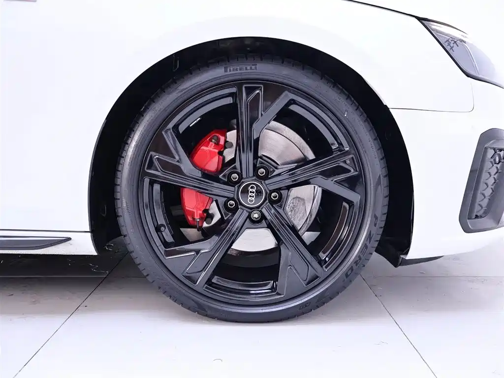 Audi A4L 2024 40 TFSI Luxury