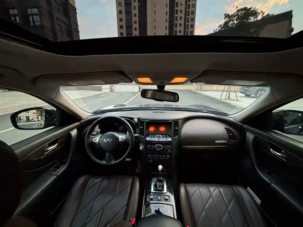 Infiniti QX70 2013 3.7L