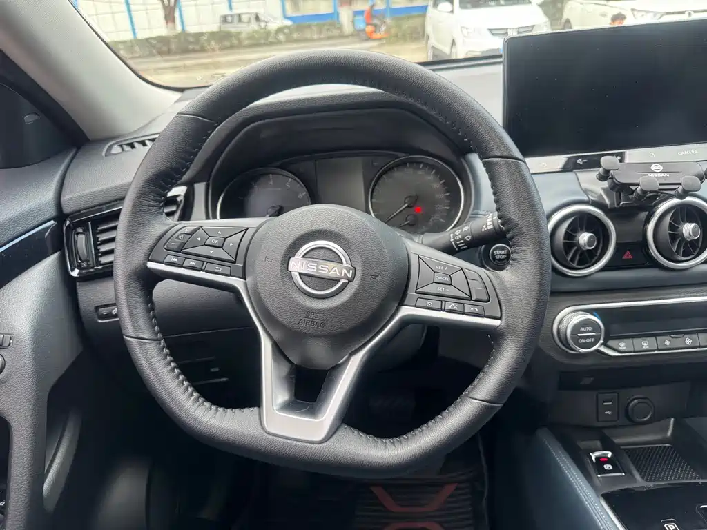 Nissan X-Trail — миниатюра 7