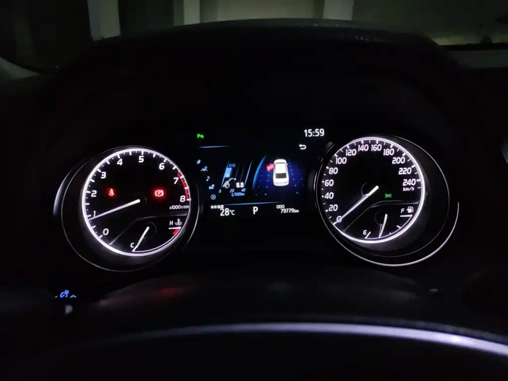 Toyota Camry — миниатюра 12