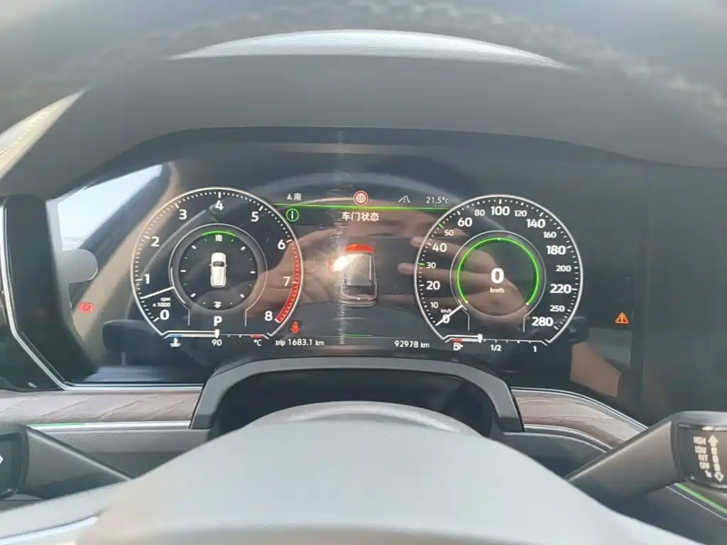 Volkswagen Touareg — миниатюра 12