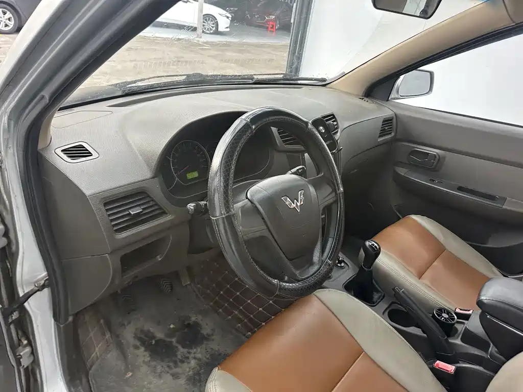 Wuling Hongguang — миниатюра 4