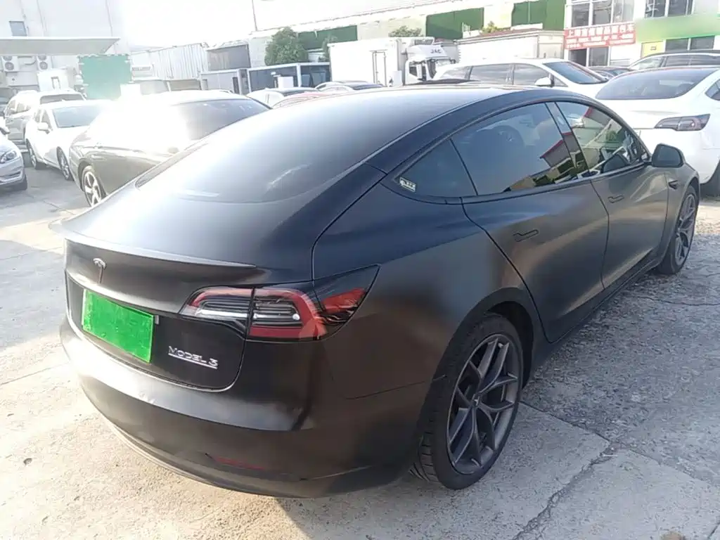 Tesla Model 3 — миниатюра 7