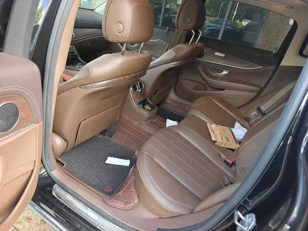 Mercedes-Benz E-Class — миниатюра 9