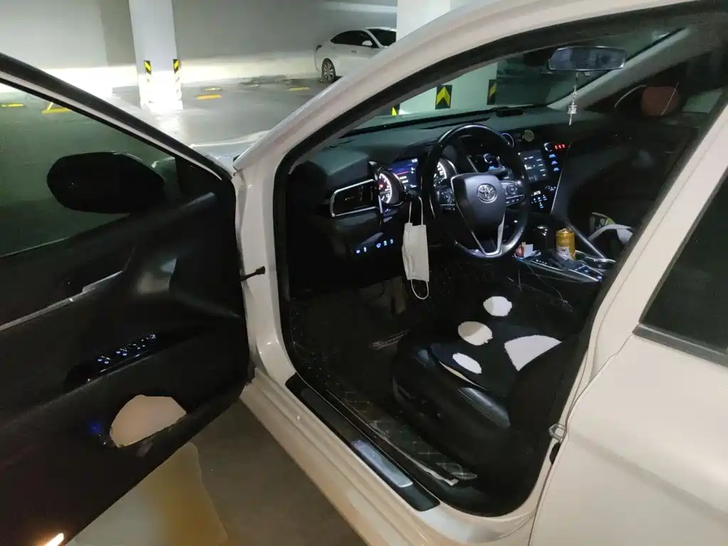 Toyota Camry — миниатюра 17