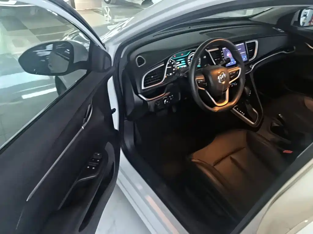 Buick Excelle — миниатюра 16