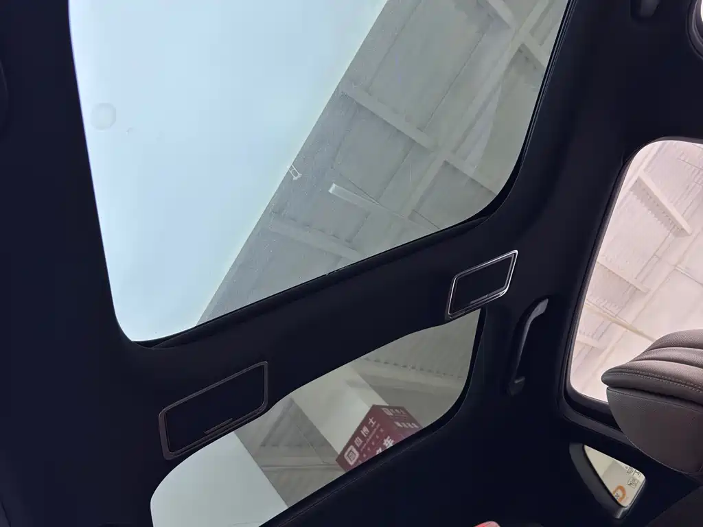 Mercedes-Benz E-Class New Energy — миниатюра 16