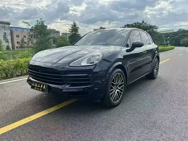 PORSCHE CAYENNE