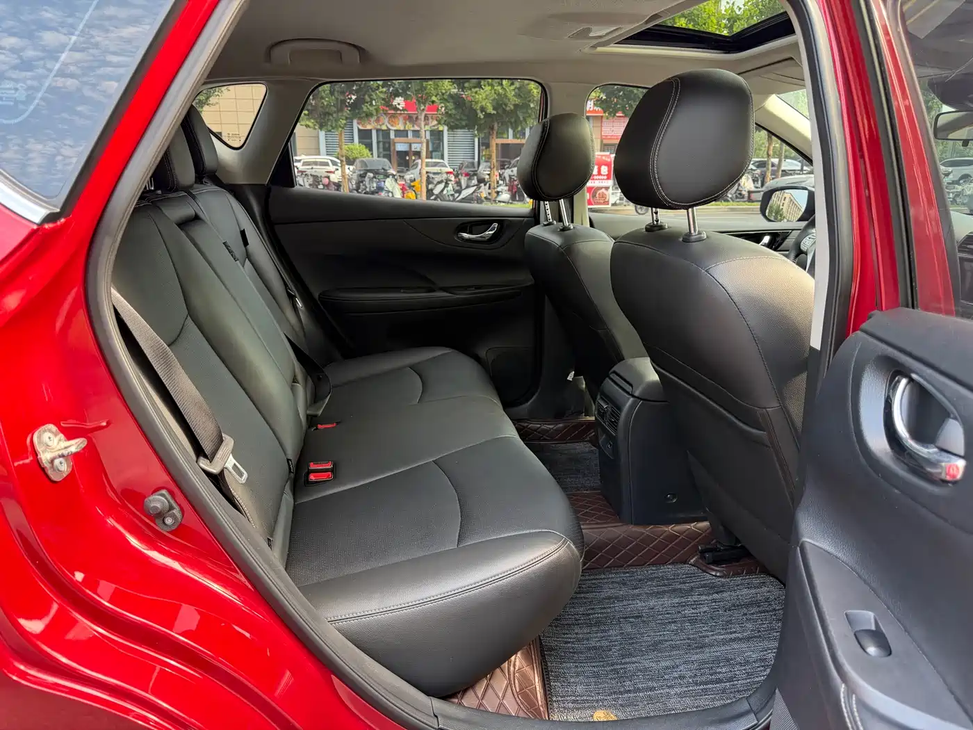 Nissan Tiida 2023 Red/purple из Китая