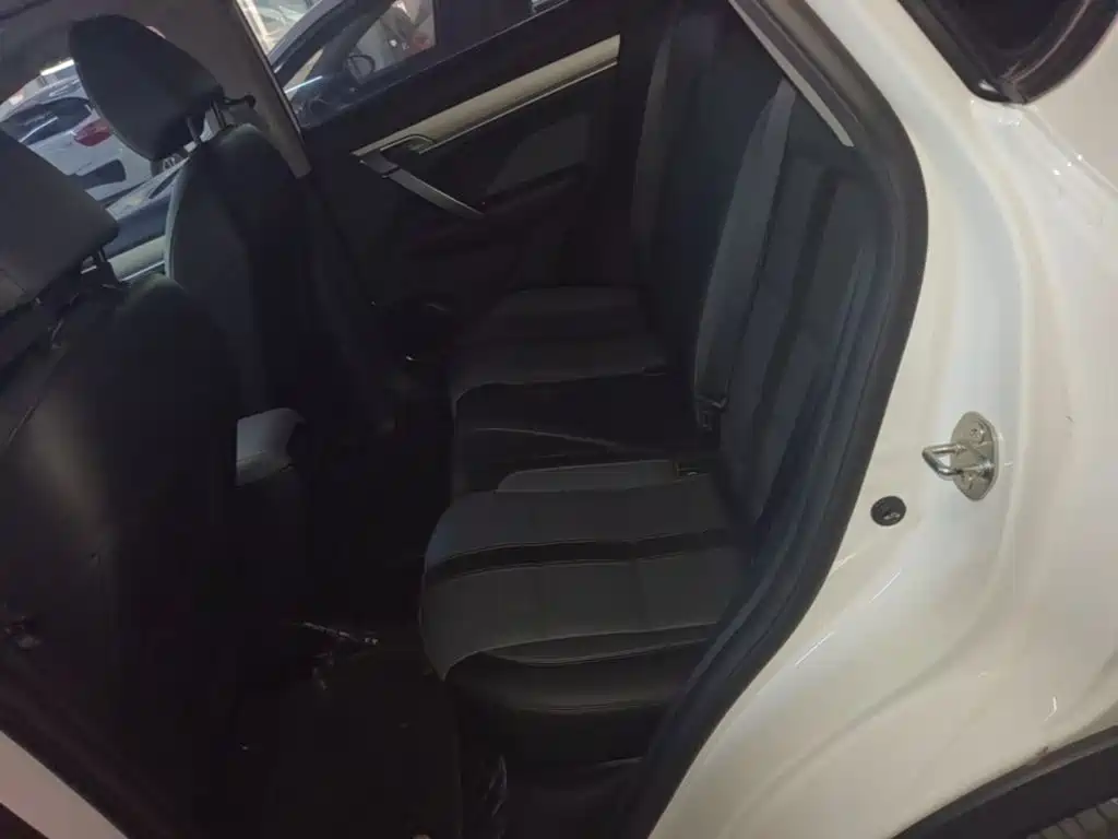Geely Binyue — миниатюра 17