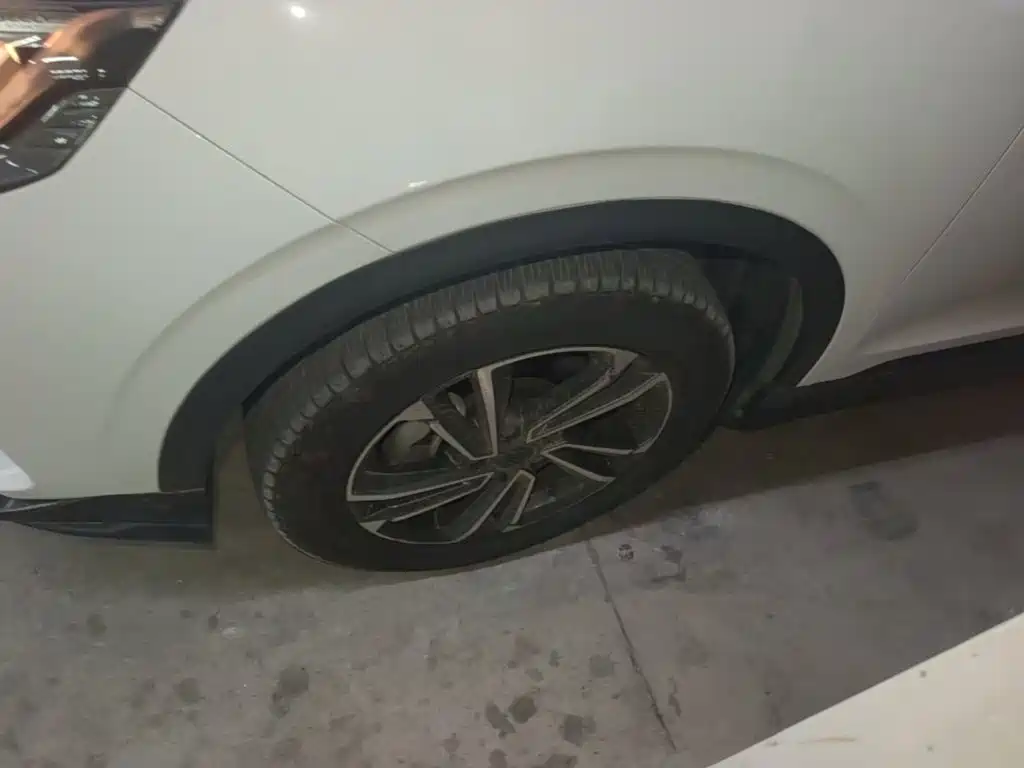 Geely Binyue — миниатюра 23