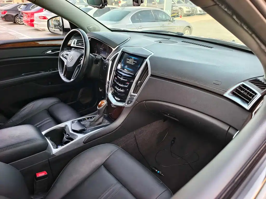 CADILLAC SRX