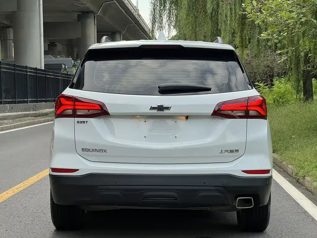 Chevrolet Equinox — миниатюра 8