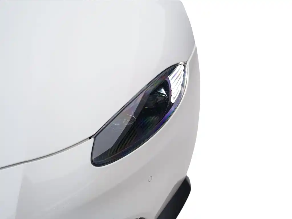 Aston Martin V8 Vantage — миниатюра 8