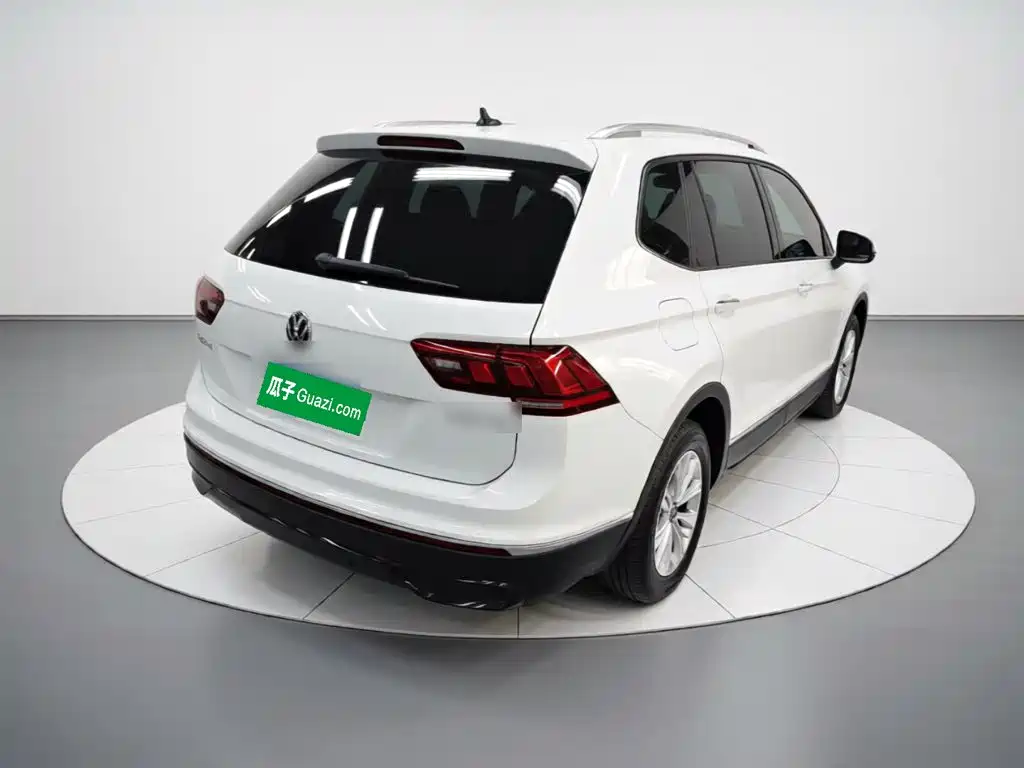Volkswagen Tiguan L — миниатюра 7
