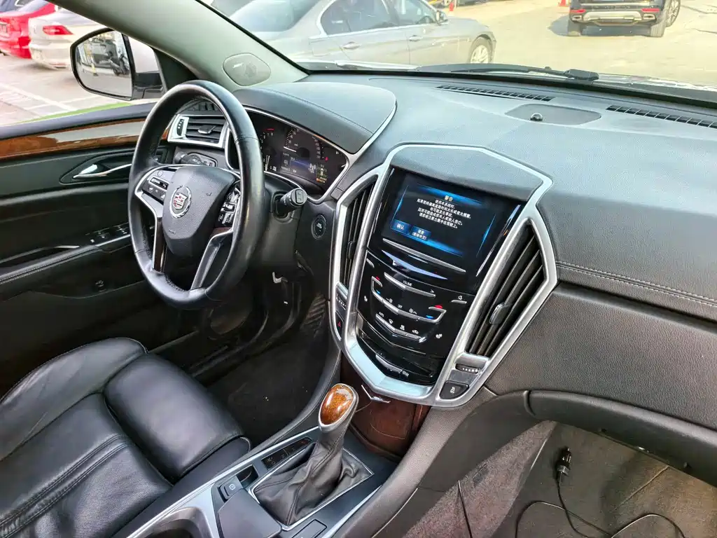 CADILLAC SRX