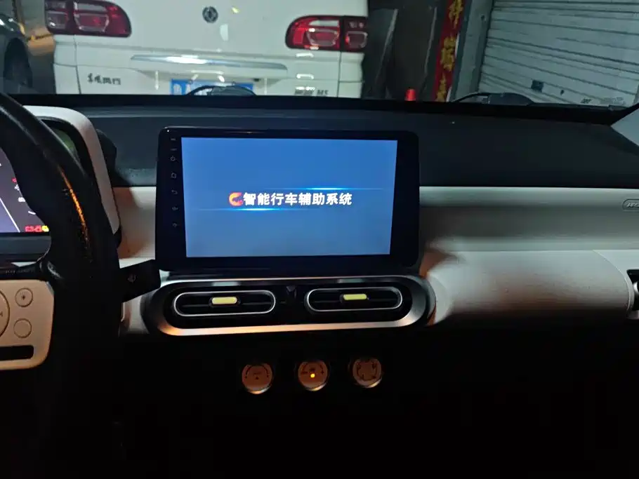 Wuling MINIEV — миниатюра 13